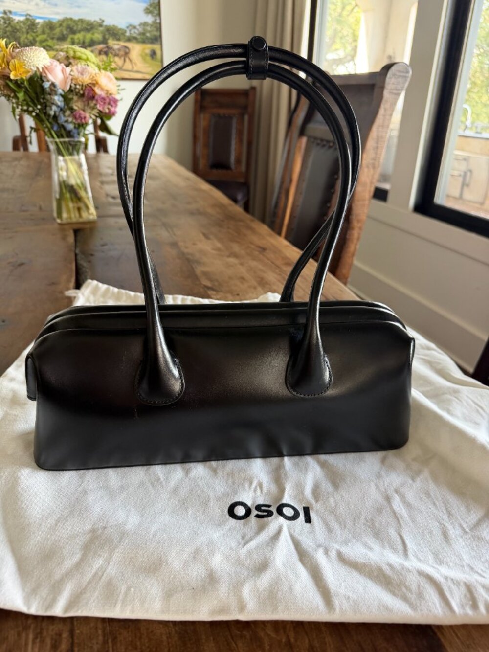OSOI Boat Wide Black Leather Shoulder Bag w/ Dust Bag & Authenticity Card - Picture 2 of 6